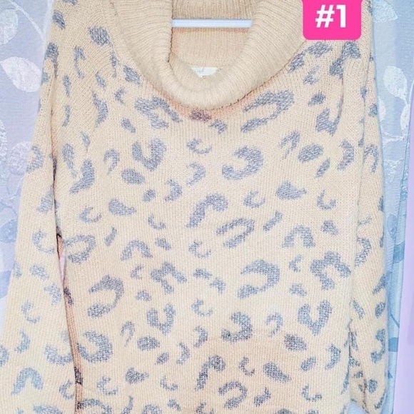 Assorted Tops - Picture 4 of 7